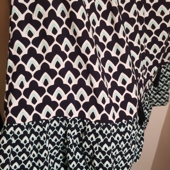 Crown & Ivy sleevless printed top size S - Picture 4 of 5